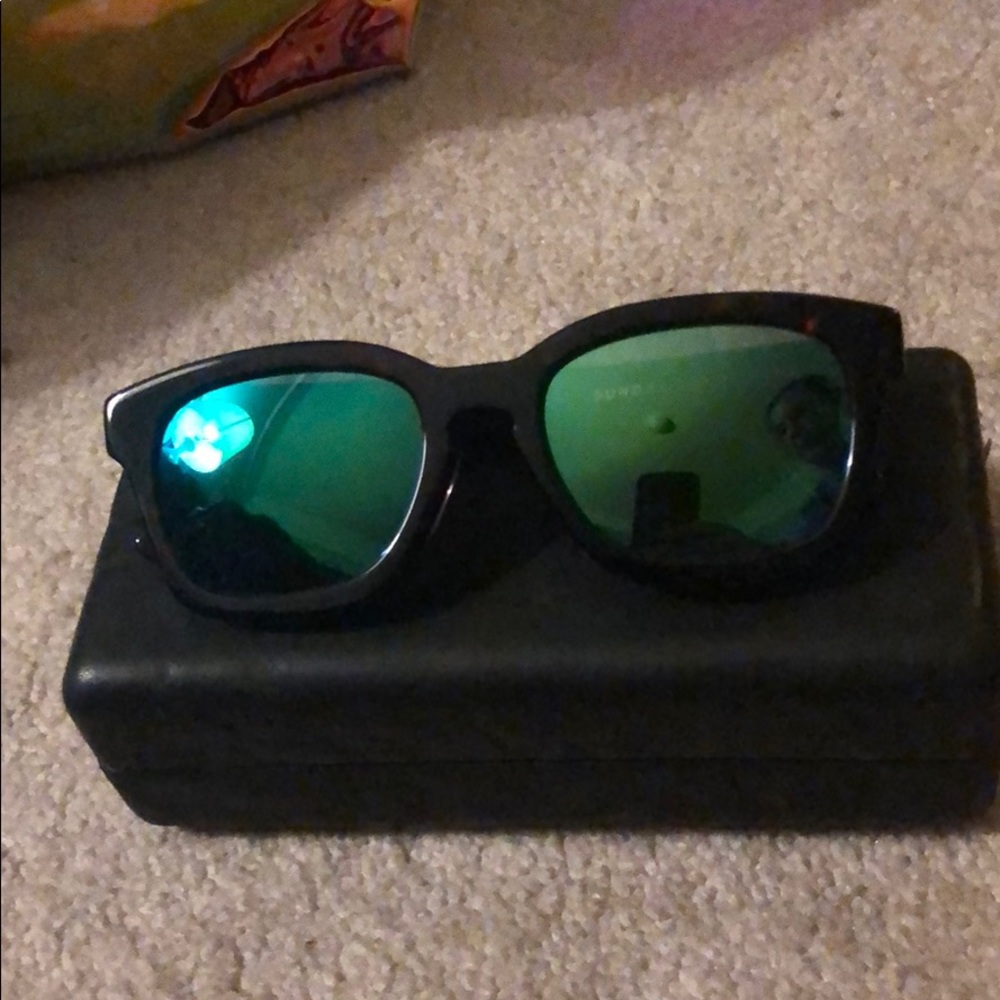 Sunday somewhere CSA Tortoise green sunglasses
